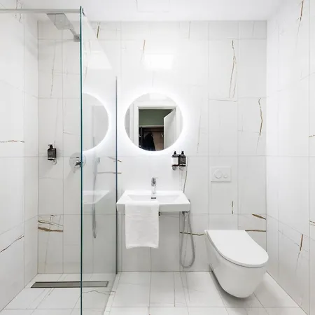 Youngmann House 4*