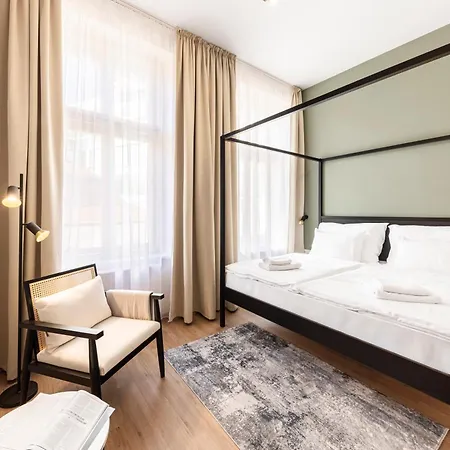 فندق Youngmann House 4*