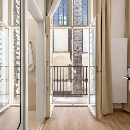 Youngmann House 4*