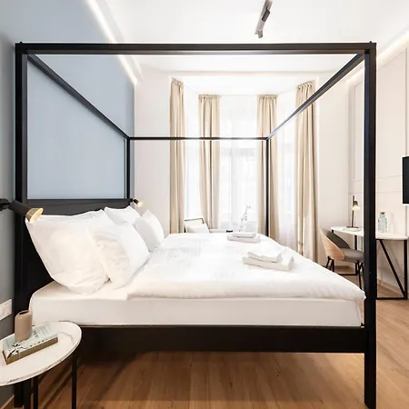 Youngmann House 4*