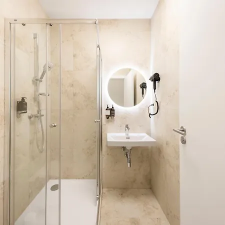 Youngmann House 4* براغ